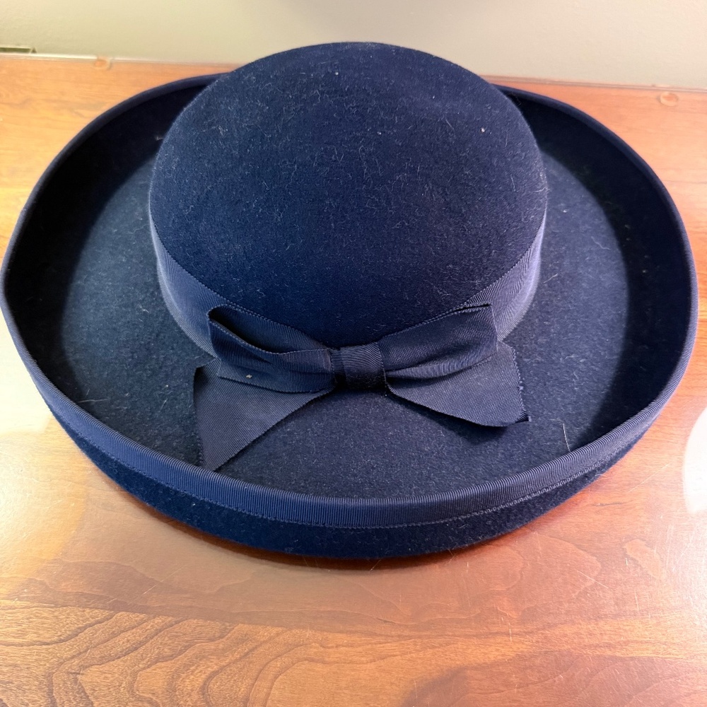 Laura Ashley Made in England Wool Hat🍁🍂